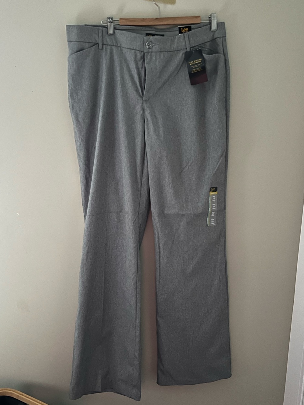 NWT Lee Flex Motion Regular Fit Gray Dress Pants Size 16 Long